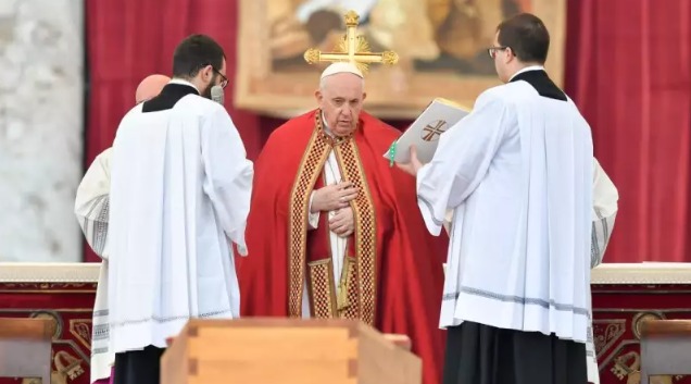 Adeus ao Papa Emérito Bento XVI: "Pai, nas tuas mãos entregamos o seu espírito"