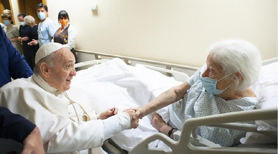 Papa para o Dia Mundial dos Doentes: “Viver indiferentes à dor não é uma opção possível”