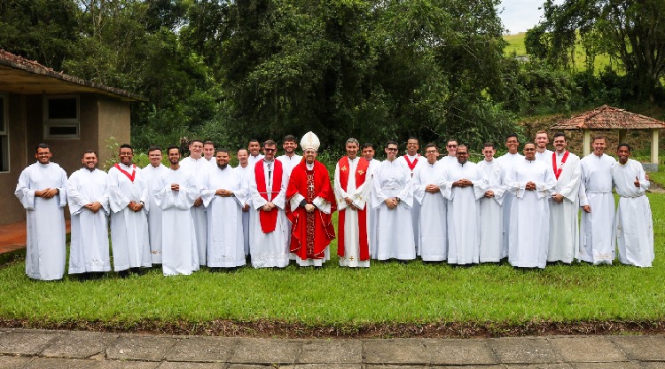 Seminaristas Diocesanos participam de Retiro em Arrozal