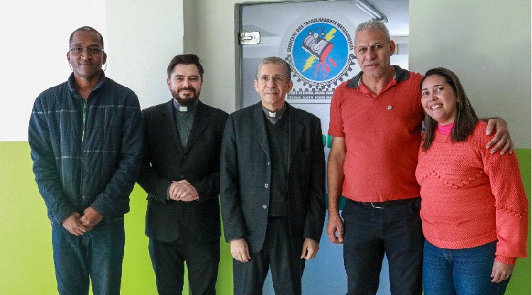 Bispo Diocesano visita sede do Sindicato dos Metalúrgicos do Sul Fluminense