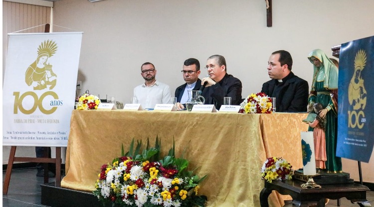 Diocese de Barra do Piraí - Volta Redonda lança revista de 100 anos
