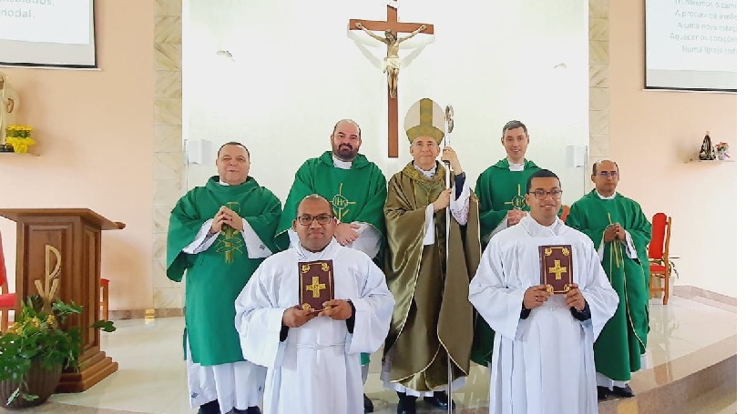 Seminaristas são instituídos leitores em Santa Missa