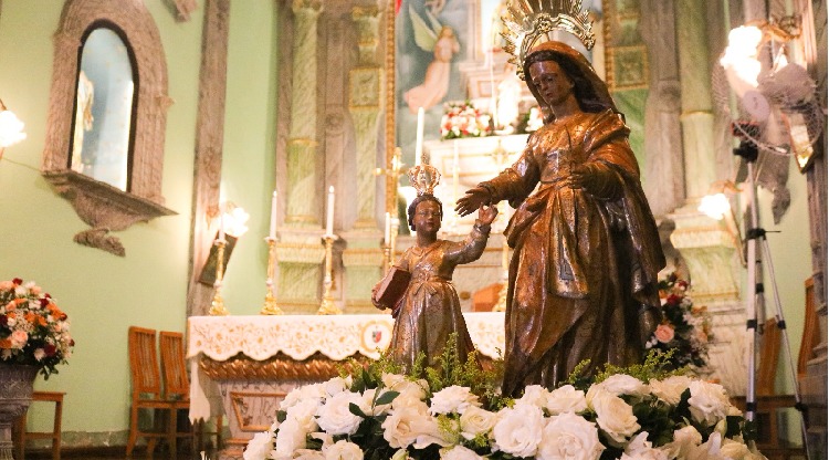 Procissão e Santa Missa marcam o retorno à Paróquia de Piraí da Imagem de Sant'Ana Guia após 17 anos