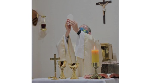 Dom Luiz Henrique abençoa nova capela da Comunidade Brilho da Sagrada Família