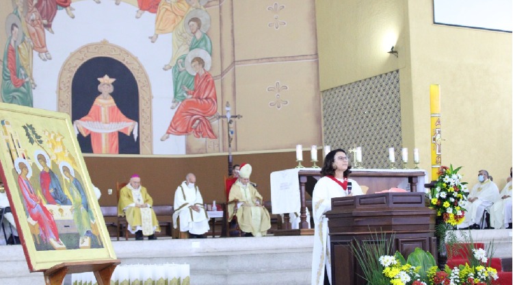 Missa de abertura do III Congresso Eucarístico Diocesano reúne fiéis em Volta Redonda
